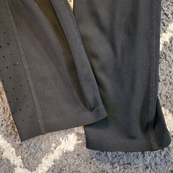 Athleta Contender Laser Cut 7/8 Tight Sz MP - Picture 9 of 9